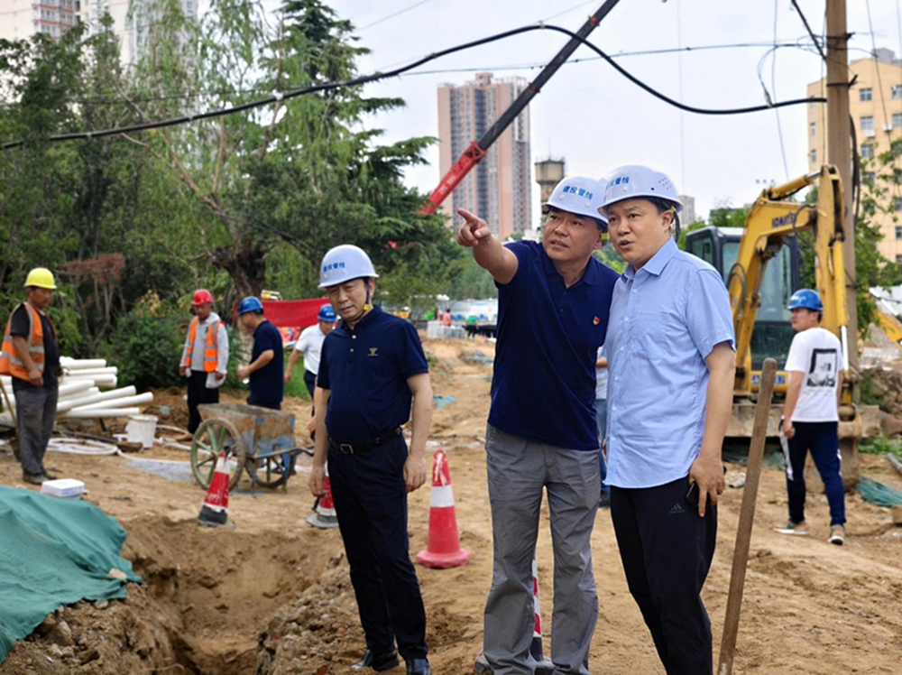 鄭州市建設(shè)投資集團有限公司副總經(jīng)理張巖到鄭州建投通訊管線有限公司開展安全生產(chǎn)檢查